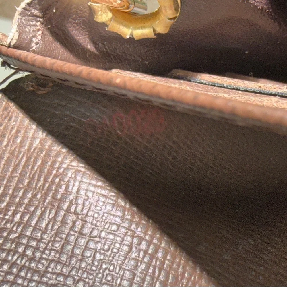 Sale! Louis Vuitton Damier Ebene Sarah wallet with strap - Picture 7 of 15